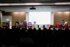 /2025/images/fotos/11.45 L'ús de les TIC i la IA